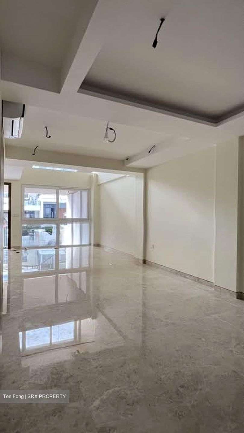 Opera Estate (D15), Terrace #598675281